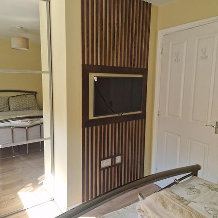 Private Room Manchester Bagian luar foto