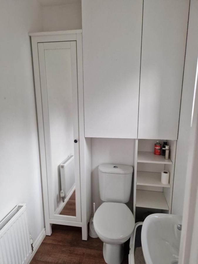 Private Room Manchester Bagian luar foto